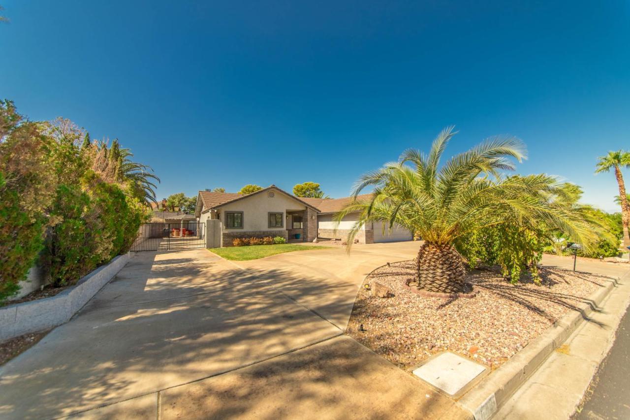 Relax In Style!! Pool, Vegas Games, Rv Parking Holiday home Las Vegas